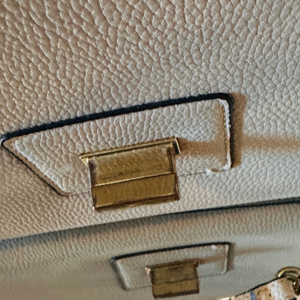 Highlight Handbag - Picture 2 of 9